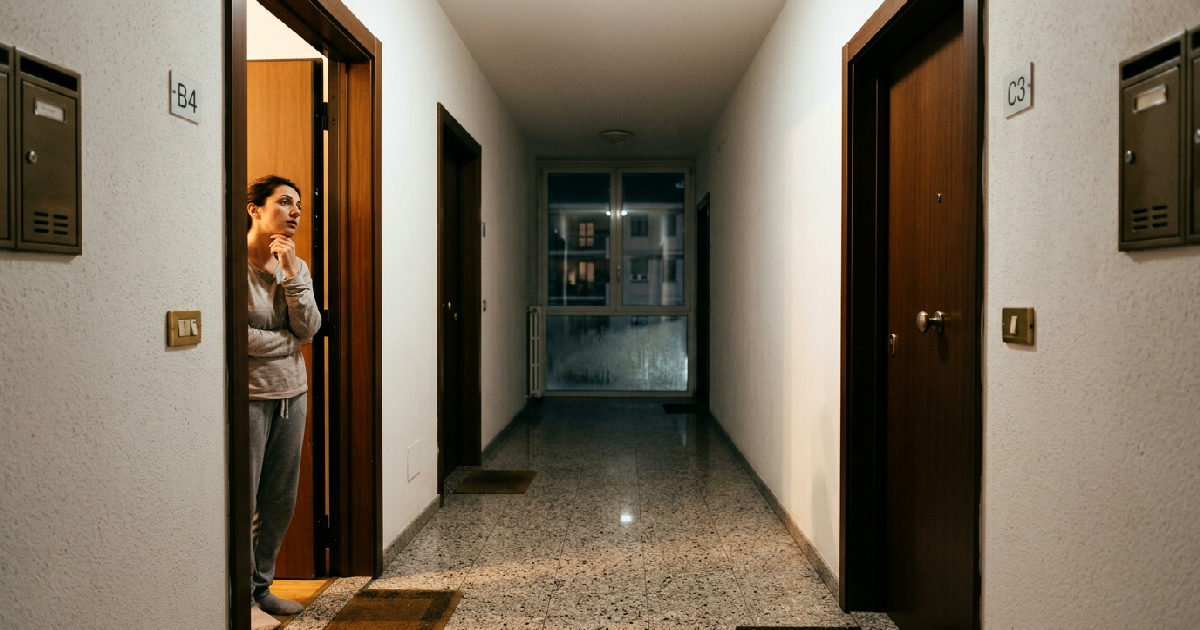 Rumori in condominio: orari, decibel e quando puoi denunciare